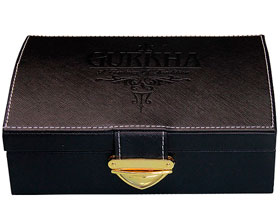 Подарочный набор сигар Gurkha Royal Challenge Robusto Maduro